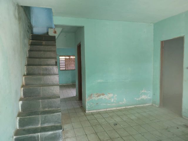 Sobrado com 250m² 3 quartos e 2 banheiros, à venda, no bairro Conjunto Residencial Araretama em Pindamonhangaba