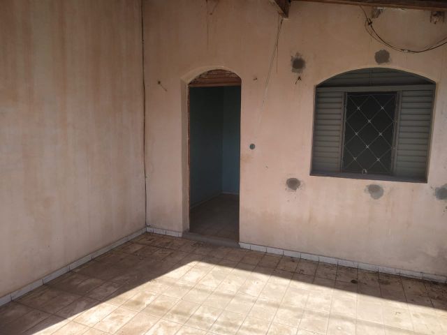 Sobrado com 250m² 3 quartos e 2 banheiros, à venda, no bairro Conjunto Residencial Araretama em Pindamonhangaba