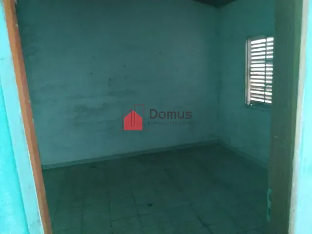 Sobrado com 250m² 3 quartos e 2 banheiros, à venda, no bairro Conjunto Residencial Araretama em Pindamonhangaba