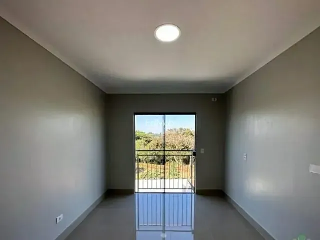Sobrado com 182m² 5 quartos e 3 banheiros, à venda, no bairro Universitário em Cascavel