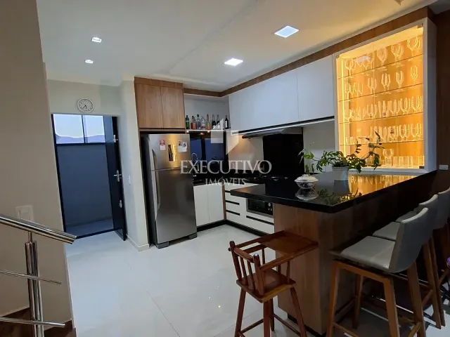 Sobrado com 113m² 3 quartos e 3 banheiros, à venda, no bairro Bela Vista em Arroio do Meio