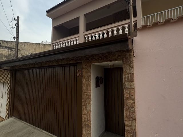 Sobrado com 180m² 3 quartos e 3 banheiros, à venda, no bairro Jardim Santa Cruz em Tatuí