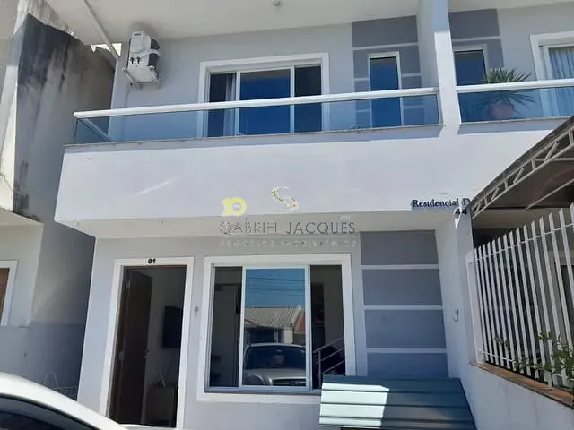 Sobrado com 65m² 2 quartos e 1 banheiro, à venda, no bairro Bela Vista em Palhoça