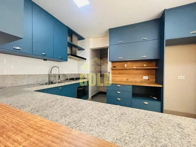 Sobrado com 132m² 3 quartos e 3 banheiros, à venda, no bairro Loteamento Morada das Flores em Cambé