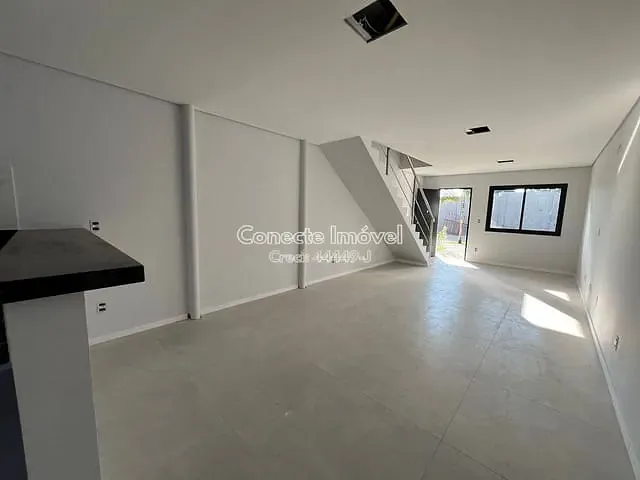 Sobrado 2 quartos e 3 banheiros, à venda, no bairro Jardim das Tulipas em Holambra