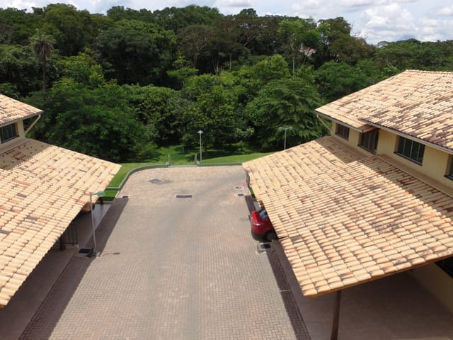Sobrado 3 quartos e 3 banheiros, à venda, no bairro Sítios Santa Luzia em Aparecida de Goiânia