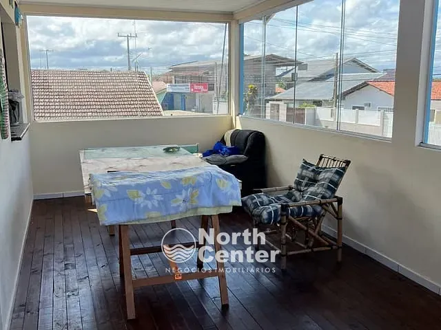 Sobrado com 250m² 3 quartos e 2 banheiros, à venda, no bairro Costeira em Balneário Barra do Sul