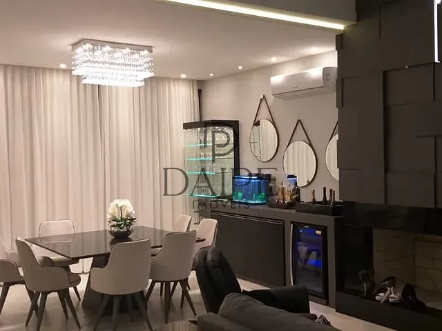 Sobrado com 450m² 4 quartos e 6 banheiros, à venda, no bairro Centro em Xangri-Lá