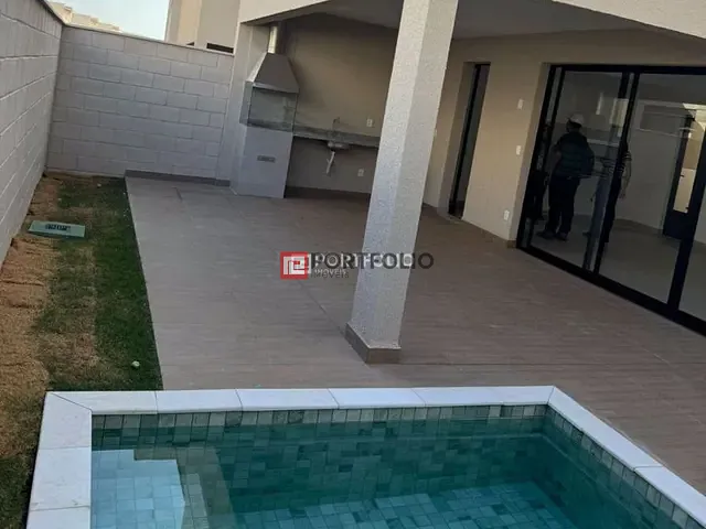 Sobrado com 200m² 4 quartos e 4 banheiros, à venda, no bairro Conjunto Residencial Storil em Aparecida de Goiânia