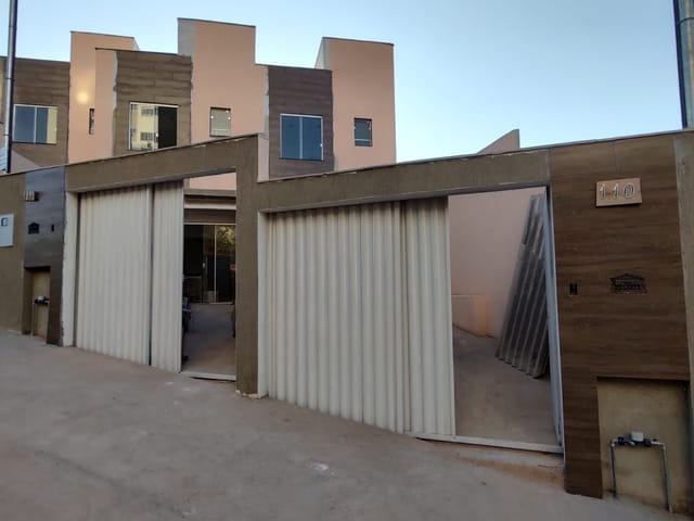 Foto do Sobrado - Casa geminada, com 73 m2, com 2 quartos, 1 banho, 1 lavabo, 1 varanda, 1 vaga. à venda, Novo Centro, Santa Luzia, MG - Pronto para morar. Bom | REALLE SOLUÇÕES IMOBILIÁRIAS INTEGRADAS