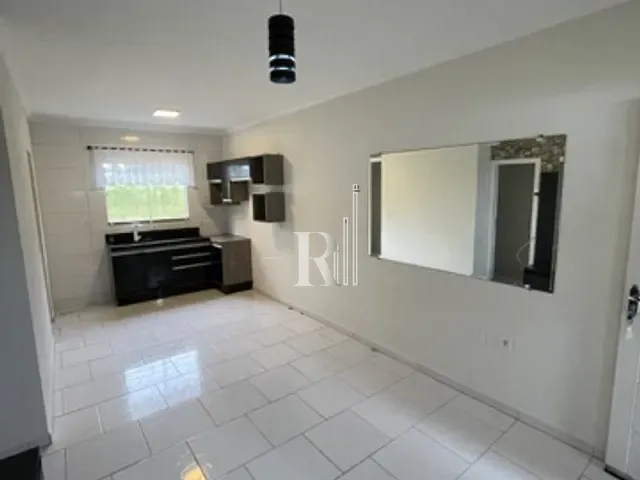 Sobrado com 110m² 2 quartos e 2 banheiros, à venda, no bairro Praça em Tijucas