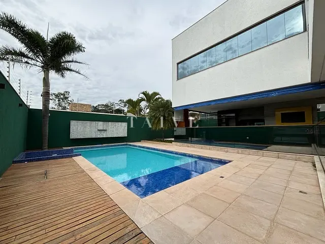 Sobrado com 500m² 4 quartos e 6 banheiros, à venda ou para alugar, no bairro Mediterrâneo em Londrina