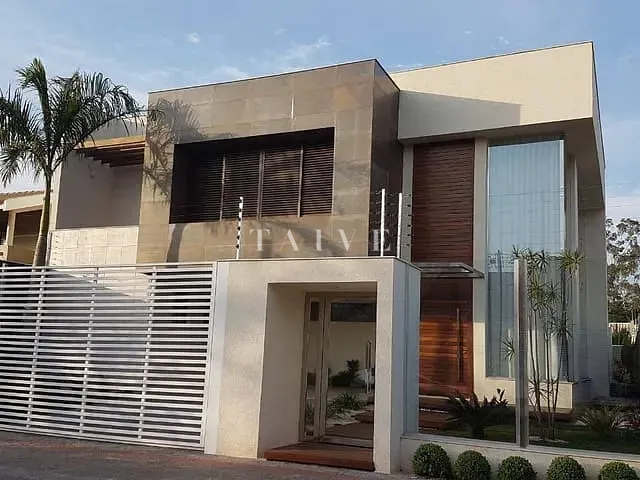 Sobrado com 500m² 4 quartos e 6 banheiros, à venda ou para alugar, no bairro Mediterrâneo em Londrina