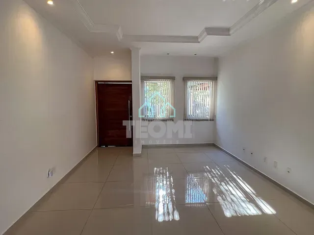 Sobrado com 250m² 4 quartos e 5 banheiros, à venda, no bairro Flor do Vale em Tremembé