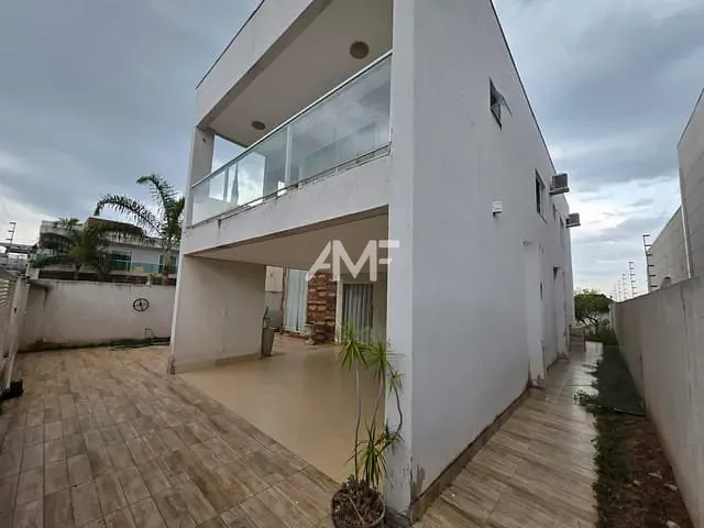 Sobrado com 385m² 3 quartos e 4 banheiros, à venda, no bairro Setor Habitacional Vicente Pires - Trecho 3 em Brasília