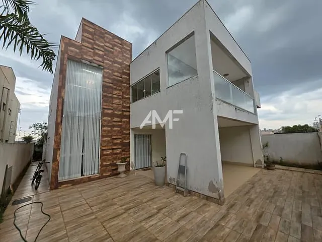 Sobrado com 385m² 3 quartos e 4 banheiros, à venda, no bairro Setor Habitacional Vicente Pires - Trecho 3 em Brasília