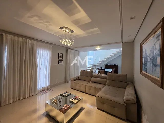 Sobrado com 385m² 3 quartos e 4 banheiros, à venda, no bairro Setor Habitacional Vicente Pires - Trecho 3 em Brasília