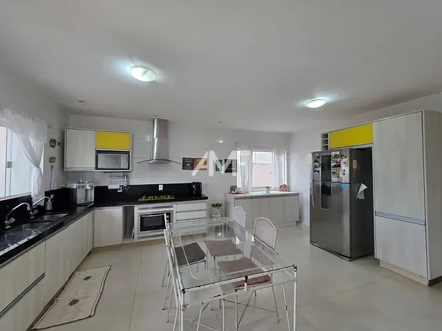 Sobrado com 385m² 3 quartos e 4 banheiros, à venda, no bairro Setor Habitacional Vicente Pires - Trecho 3 em Brasília