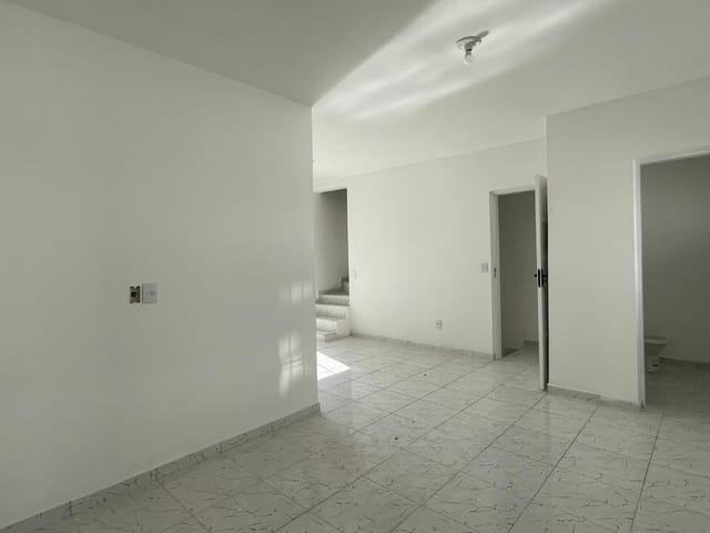 Sobrado 3 quartos e 3 banheiros, para alugar, no bairro Itaquera em São Paulo