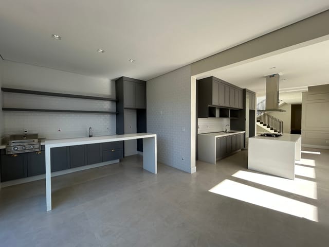 Sobrado com 527m² 4 quartos e 6 banheiros, à venda, no bairro Jardim Piratininga II em Franca