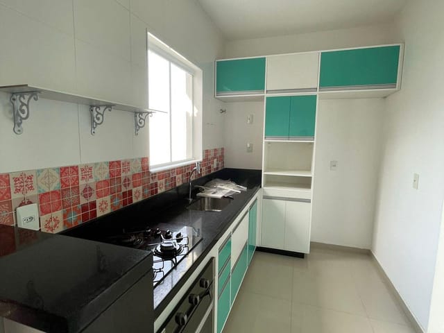 Sobrado com 140m² 3 quartos e 2 banheiros, à venda, no bairro Jardim Cristina em Pindamonhangaba