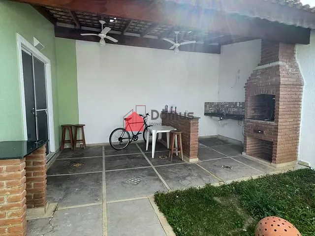 Sobrado com 140m² 3 quartos e 2 banheiros, à venda, no bairro Jardim Cristina em Pindamonhangaba
