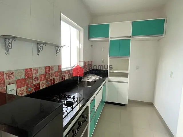 Sobrado com 140m² 3 quartos e 2 banheiros, à venda, no bairro Jardim Cristina em Pindamonhangaba