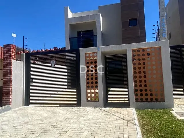 Sobrado com 124m² 3 quartos e 2 banheiros, à venda, no bairro Guaíra em Curitiba