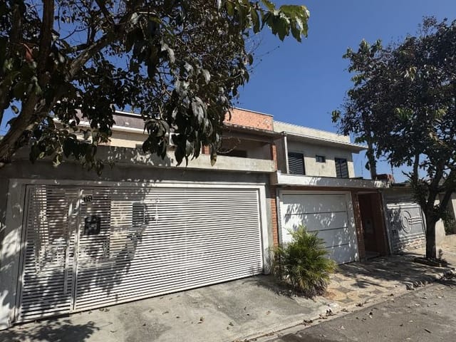 Sobrado 3 quartos e 2 banheiros, à venda, no bairro Loteamento Santa Cruz em Tatuí