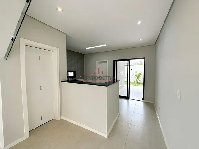 Sobrado com 150m² 3 quartos e 1 banheiro, à venda, no bairro Villas do Jaguari em Santana de Parnaíba