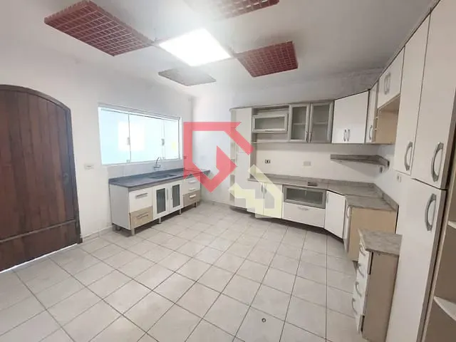 Sobrado com 140m² 2 quartos e 2 banheiros, à venda, no bairro Vila Bocaina em Mauá