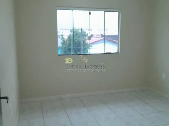 Sobrado 2 quartos e 1 banheiro, à venda, no bairro São Sebastião em Palhoça