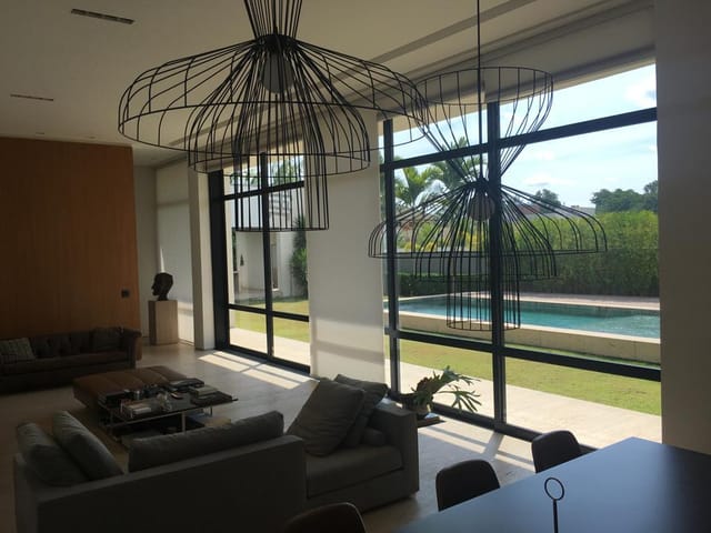 Foto do Sobrado - Sobrado com 4 dormitórios à venda, 649 m² por R$ 4.000.000,00 - Chácara Serimbura - São José dos Campos/SP | INDEPENDENCE NEGOCIOS IMOBILIARIOS LTDA