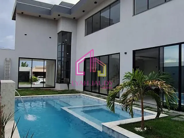 Casa com 471m² 4 quartos e 5 banheiros, à venda, no bairro Ribeirão do Lipa em Cuiabá