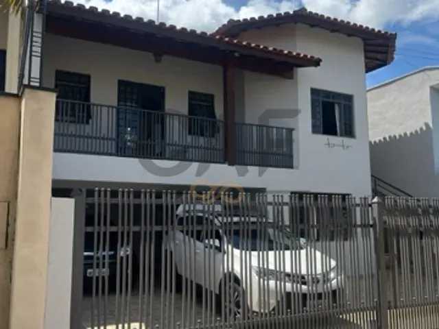 Sobrado com 275m² 4 quartos e 5 banheiros, à venda, no bairro Jardim Bela Vista em Jaguariúna