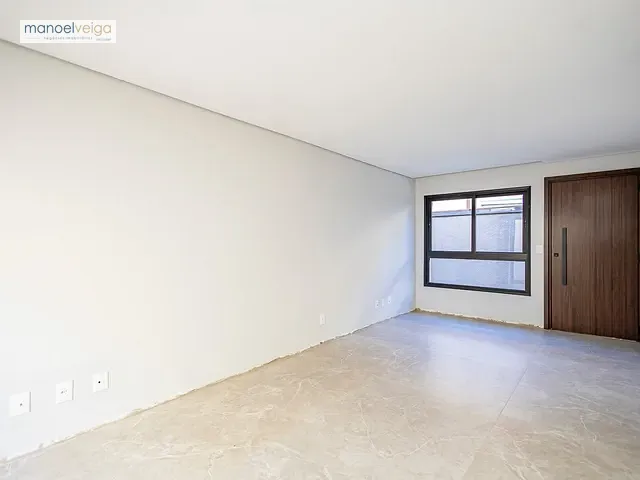 Sobrado 3 quartos e 3 banheiros, à venda, no bairro Água Verde em Curitiba