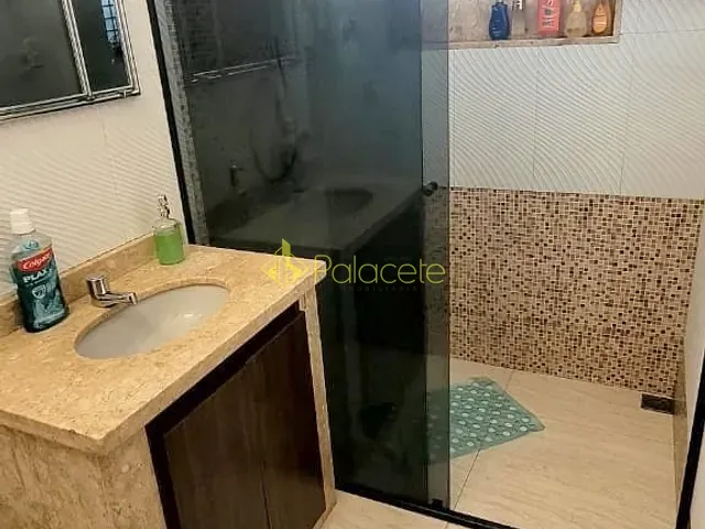 Sobrado com 147m² 2 quartos e 2 banheiros, à venda, no bairro Parque Residencial Anna Guilhermina Rois Alves em Guaratinguetá