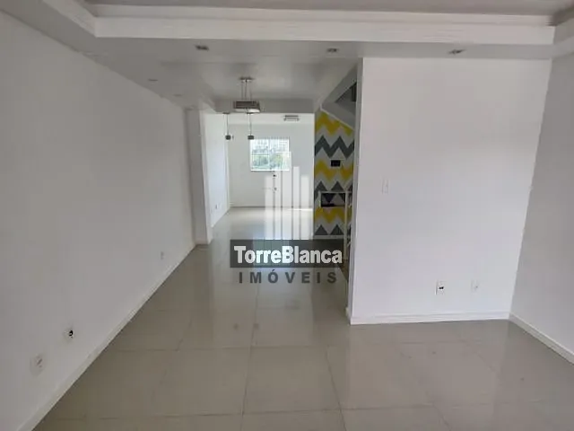 Sobrado com 70m² 2 quartos e 1 banheiro, para alugar, no bairro Uvaranas em Ponta Grossa