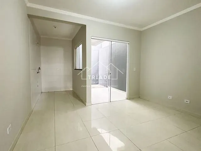 Sobrado 3 quartos e 2 banheiros, à venda, no bairro Tatuquara em Curitiba