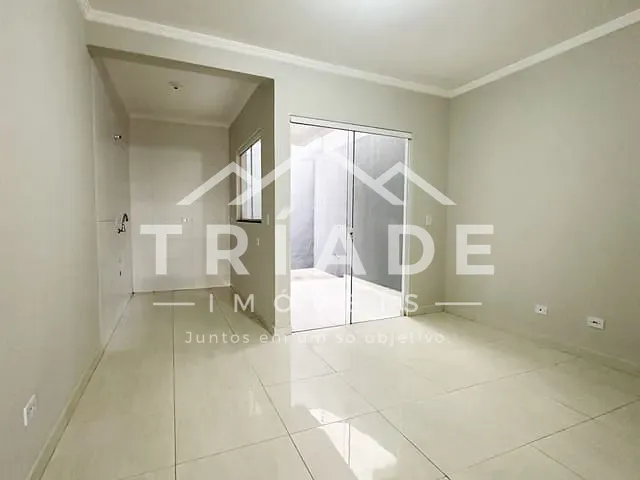 Sobrado 3 quartos e 2 banheiros, à venda, no bairro Tatuquara em Curitiba