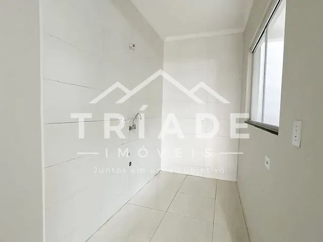 Sobrado 3 quartos e 2 banheiros, à venda, no bairro Tatuquara em Curitiba
