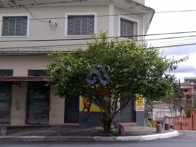 Sobrado com 300m² 5 quartos e 3 banheiros, à venda, no bairro Vila Paranaguá em São Paulo