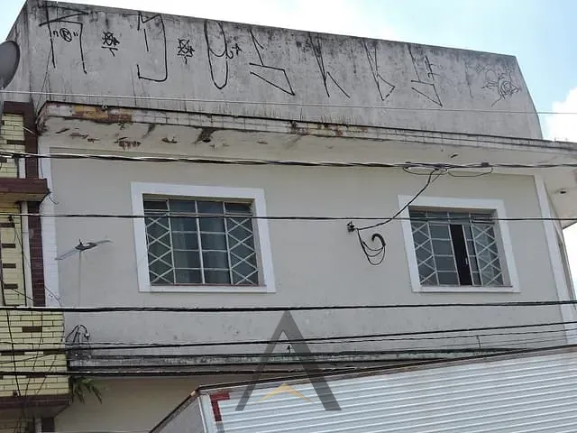 Sobrado com 300m² 5 quartos e 3 banheiros, à venda, no bairro Vila Paranaguá em São Paulo
