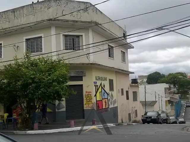 Sobrado com 300m² 5 quartos e 3 banheiros, à venda, no bairro Vila Paranaguá em São Paulo
