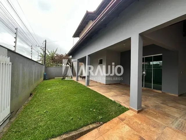 Sobrado com 266m² 4 quartos e 4 banheiros, à venda, no bairro Centro em Penha
