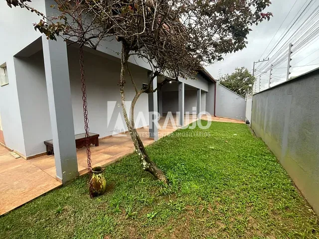 Sobrado com 266m² 4 quartos e 4 banheiros, à venda, no bairro Centro em Penha