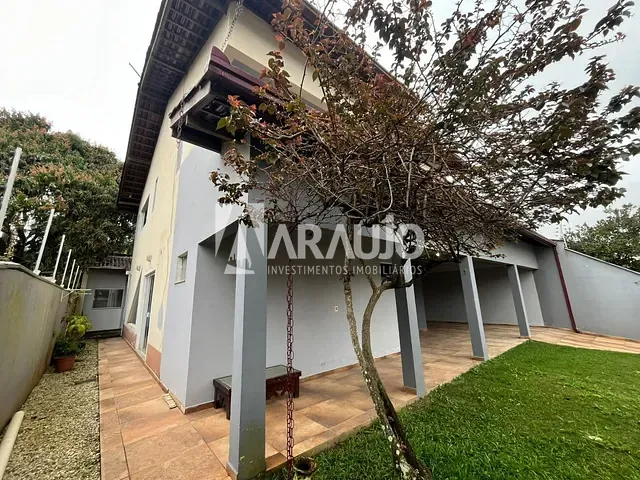 Sobrado com 266m² 4 quartos e 4 banheiros, à venda, no bairro Centro em Penha