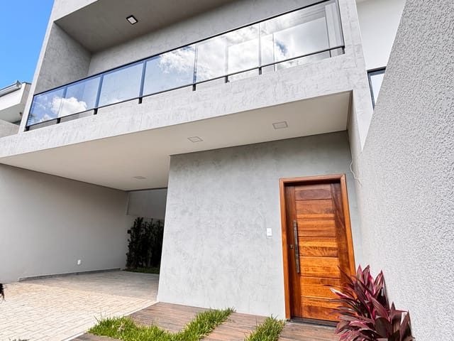 Sobrado com 160m² 3 quartos e 4 banheiros, à venda, no bairro Estrela em Ponta Grossa