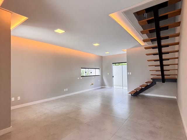Sobrado com 160m² 3 quartos e 4 banheiros, à venda, no bairro Estrela em Ponta Grossa