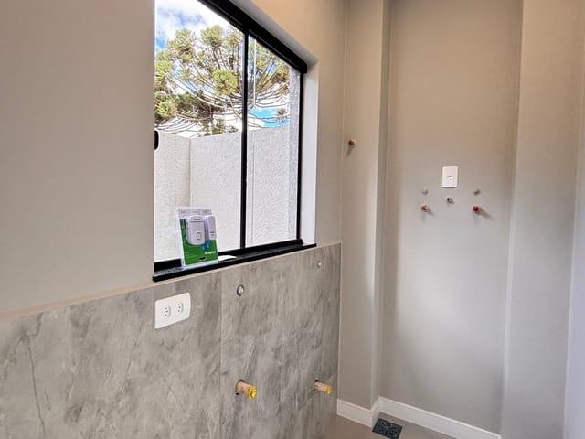 Sobrado com 160m² 3 quartos e 4 banheiros, à venda, no bairro Estrela em Ponta Grossa